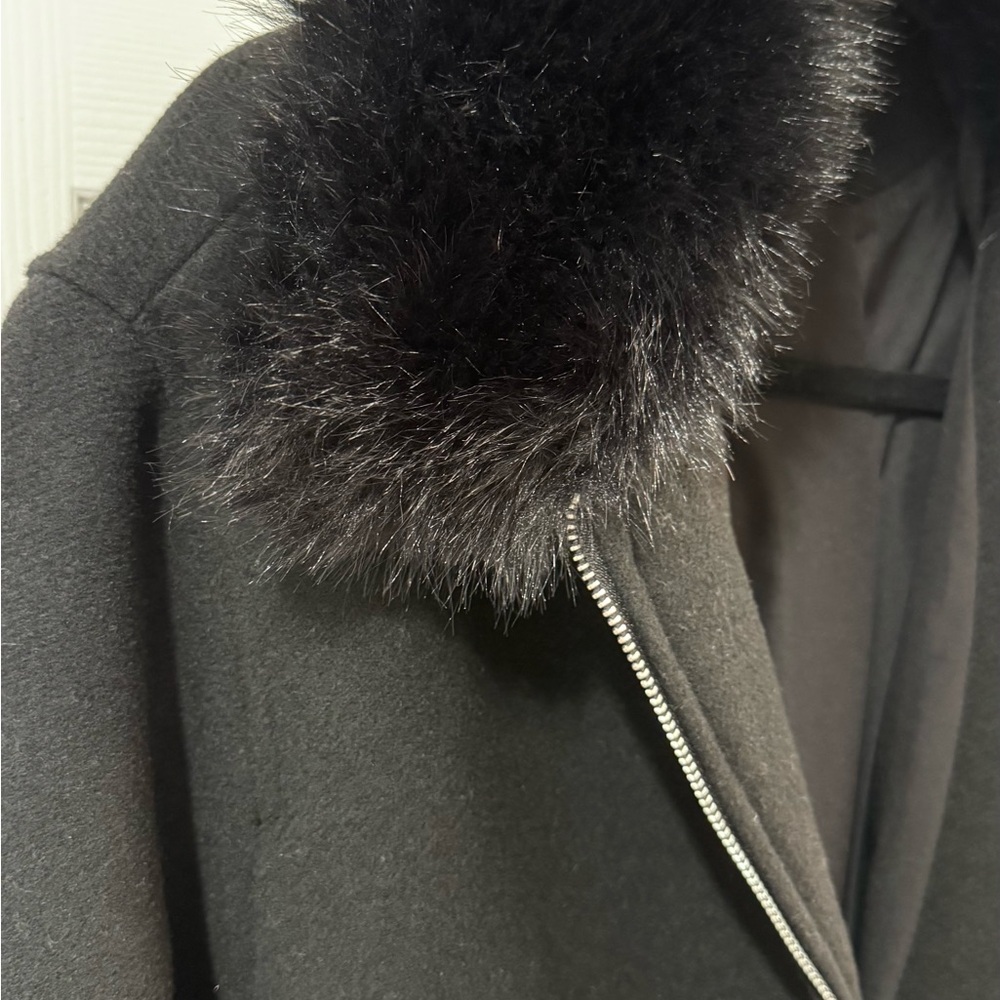 Zara Black Bomber Jacket with Faux-Fur Collar - Picture 3 of 9